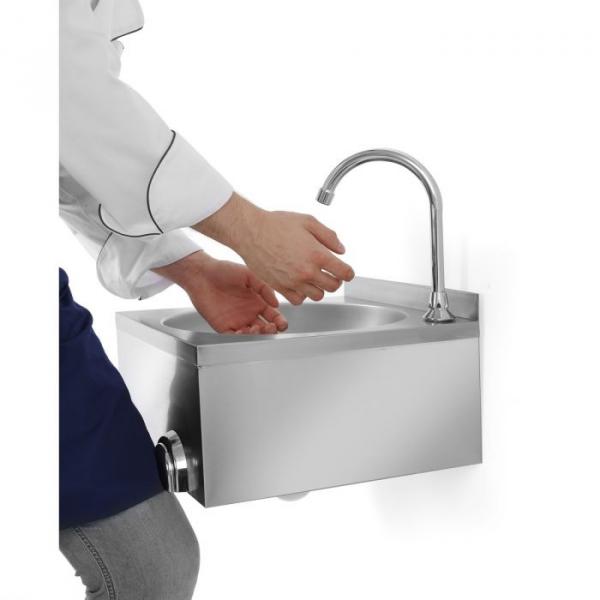 Handwaschbecke mit Knieschalter